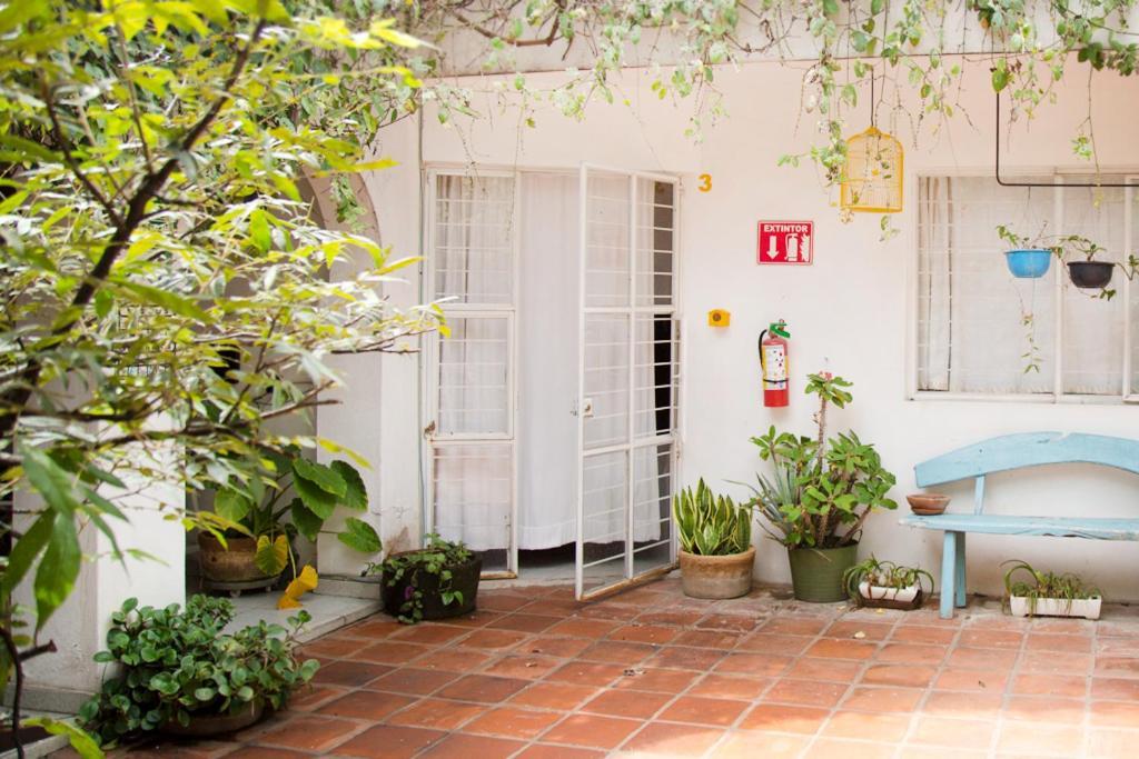 Casa Canario Hostel Гвадалахара Екстер'єр фото