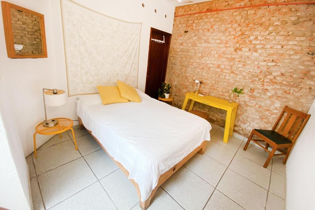 Casa Canario Hostel Гвадалахара Екстер'єр фото