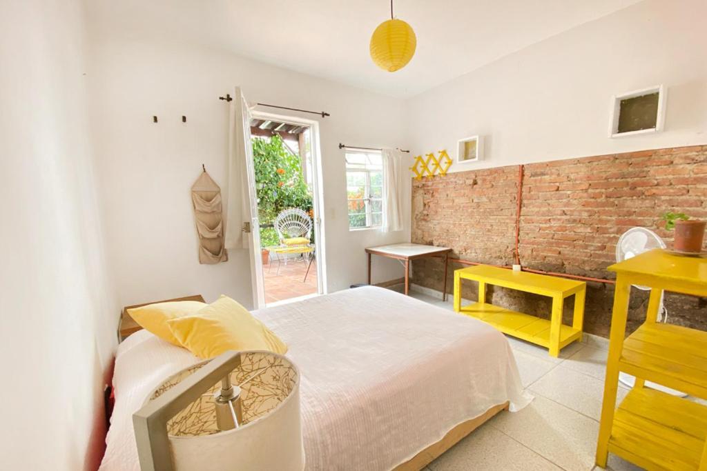 Casa Canario Hostel Гвадалахара Екстер'єр фото