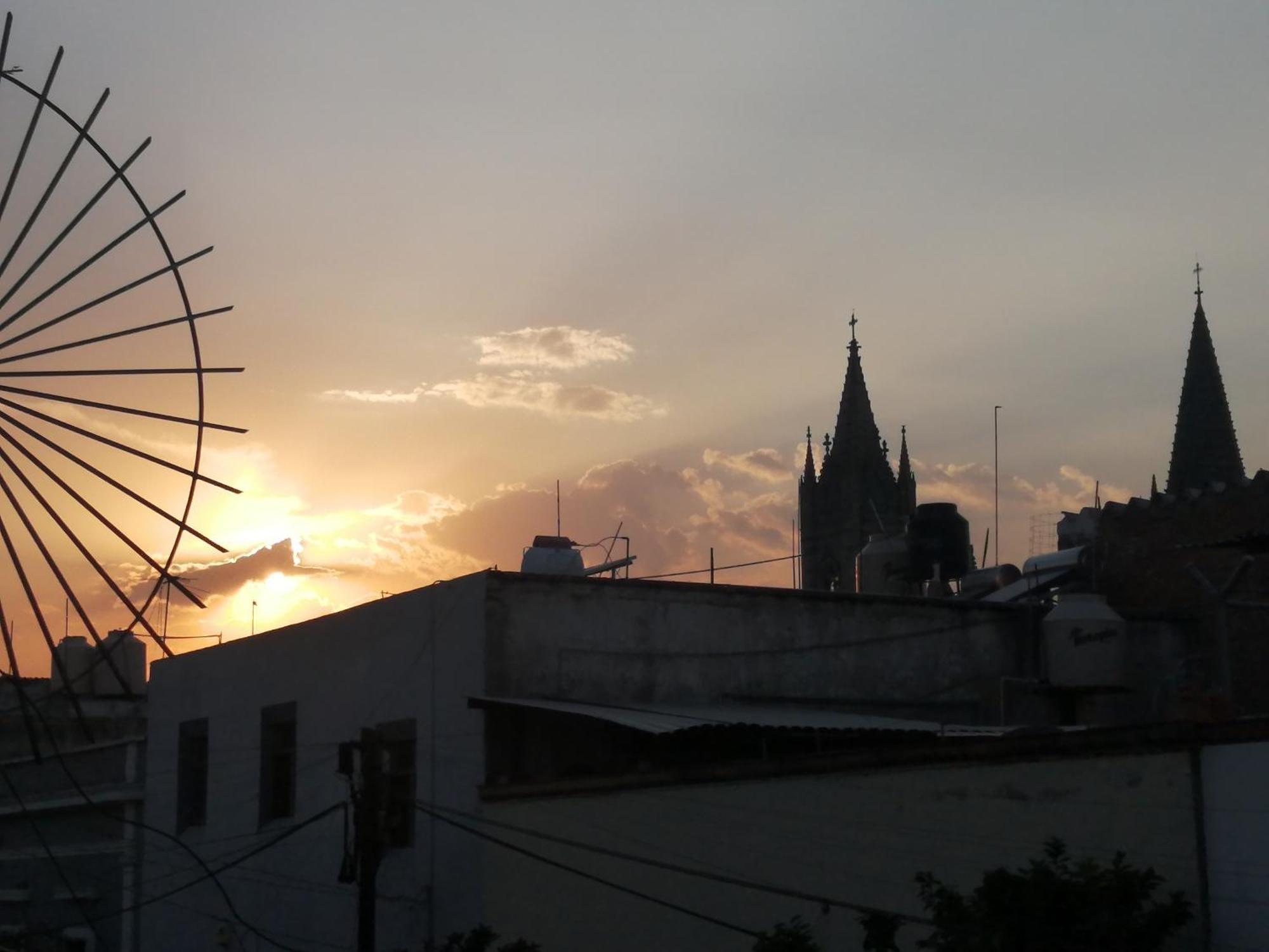 Casa Canario Hostel Гвадалахара Екстер'єр фото