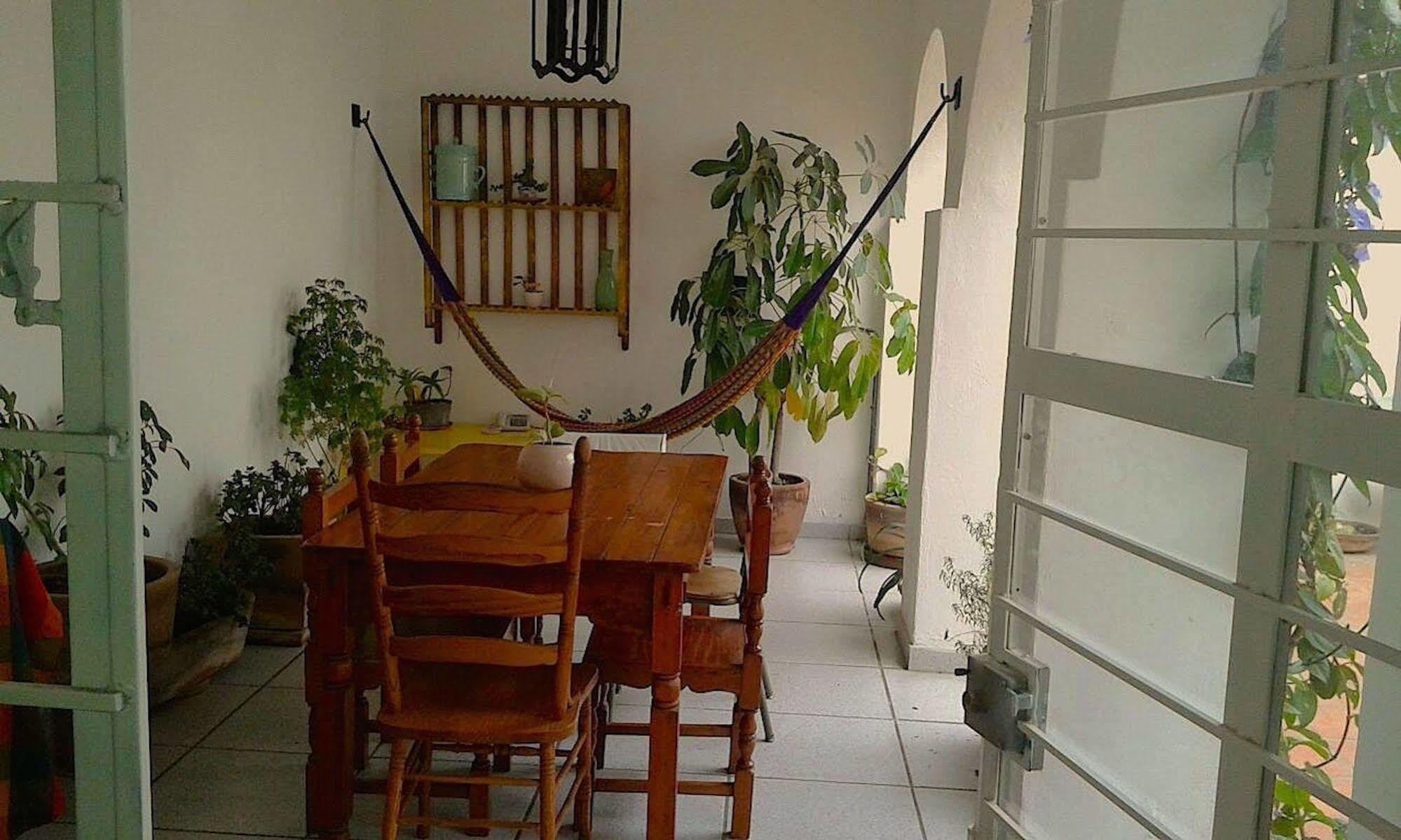 Casa Canario Hostel Гвадалахара Екстер'єр фото