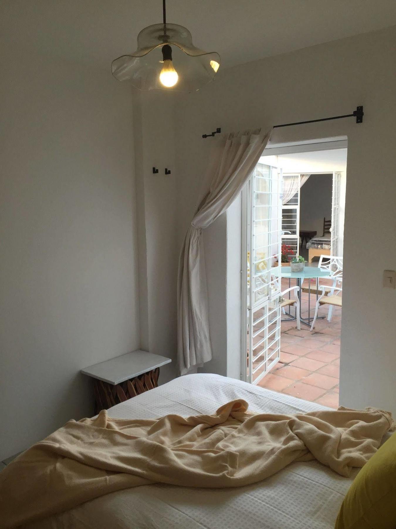 Casa Canario Hostel Гвадалахара Екстер'єр фото