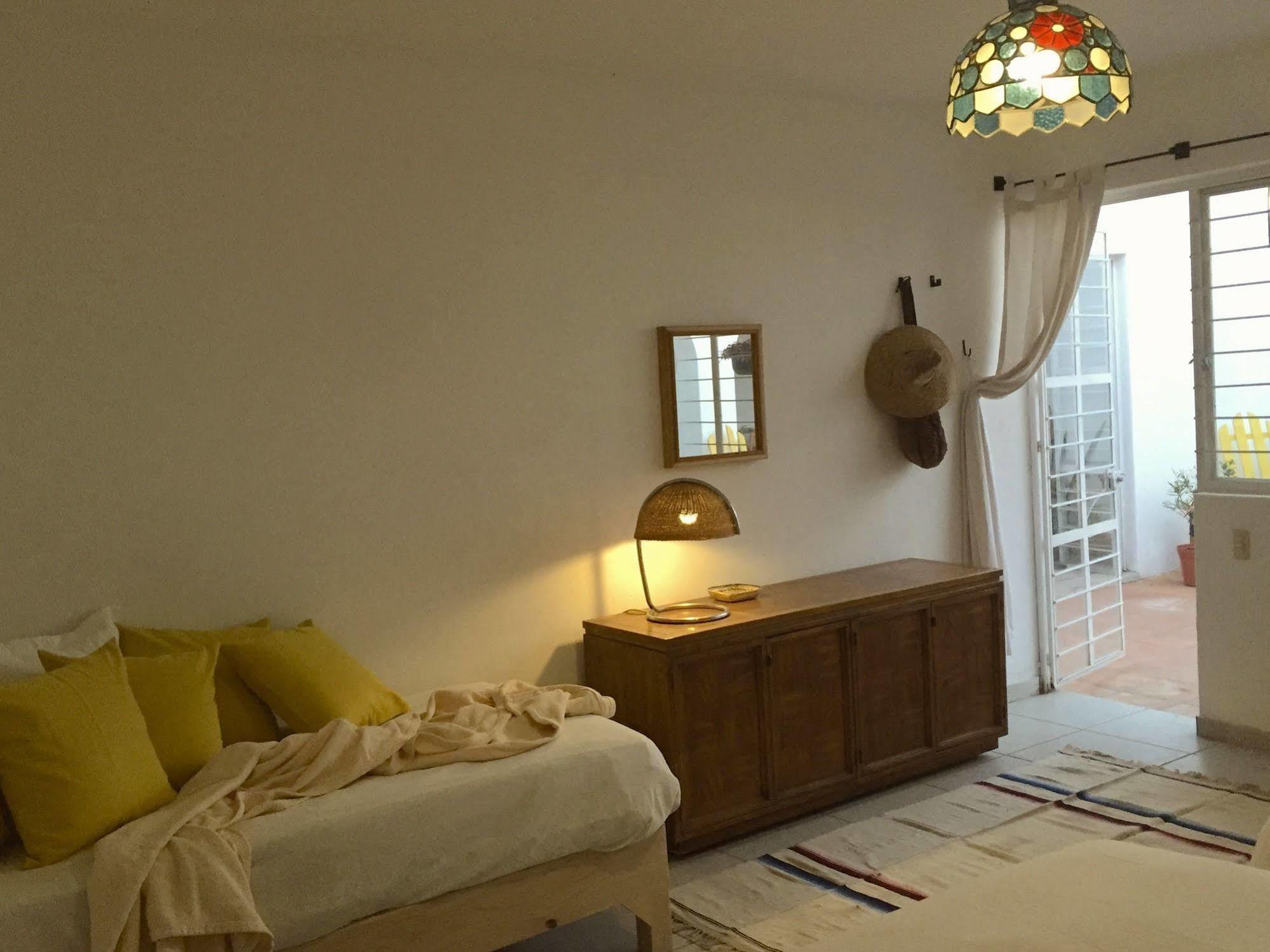 Casa Canario Hostel Гвадалахара Екстер'єр фото